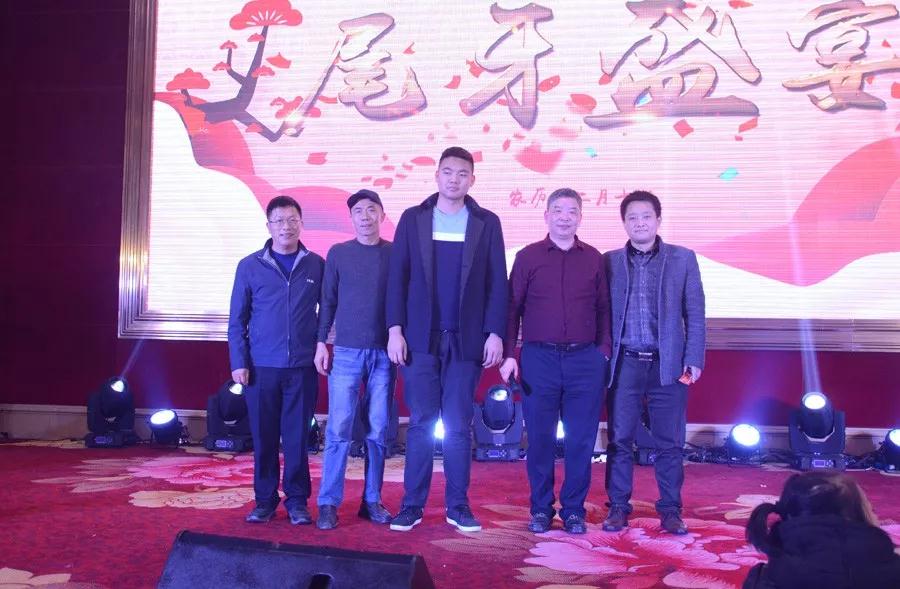 2024新澳门原料网大全十点半