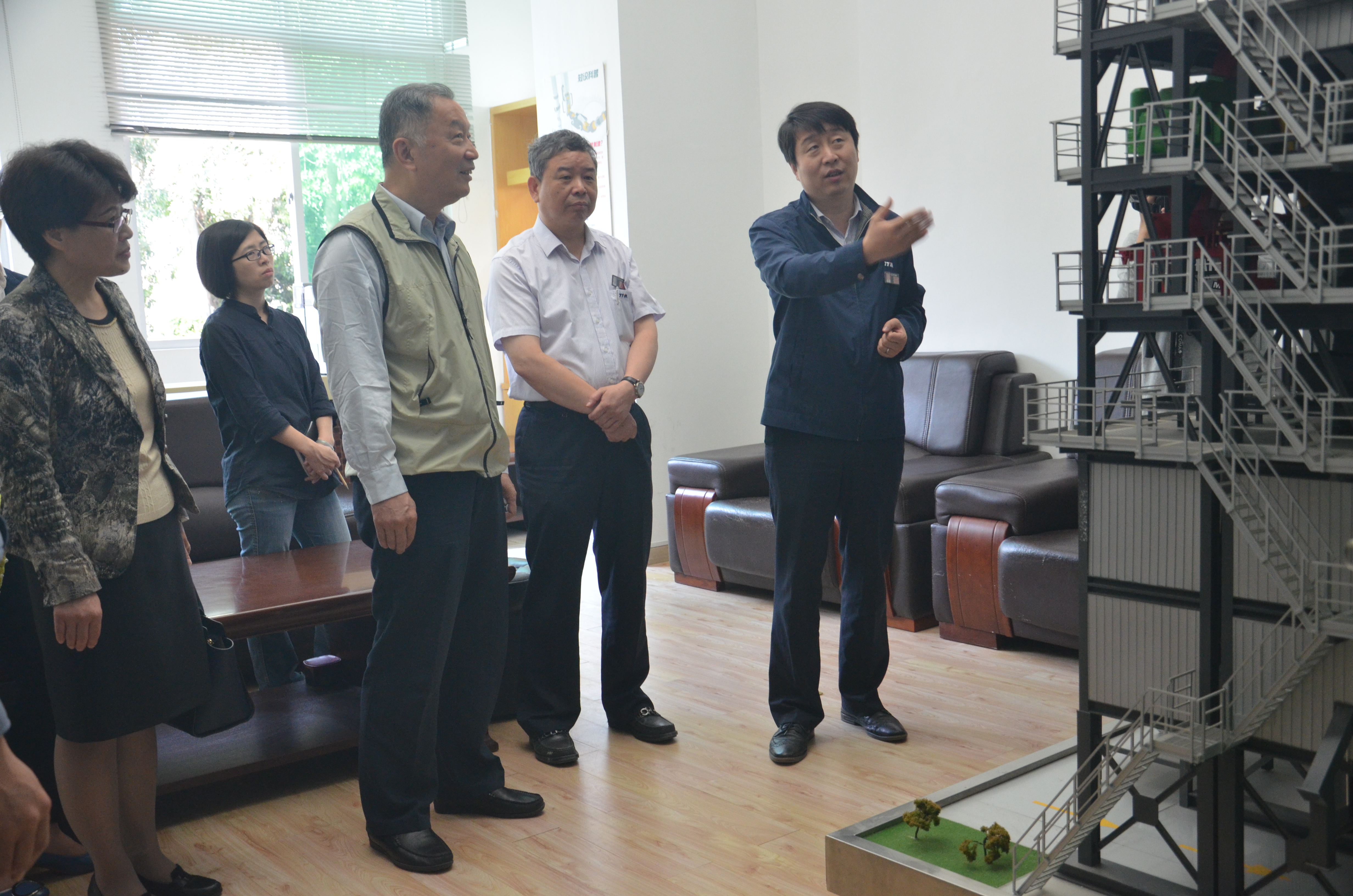 2024新澳门原料网大全十点半